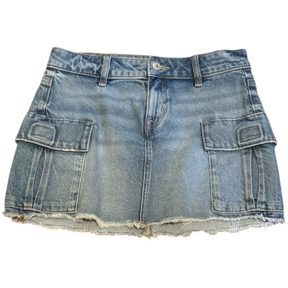 NWT American Eagle Low Rise Denim Cargo Mini Skirt in Light Wash SZ 0 - Picture 3 of 5